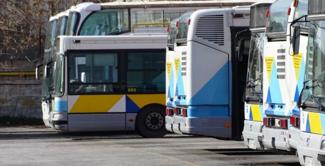 Οι εκδοχές Καραμανλή για τις “σκιές” στους διαγωνισμούς προσλήψεων στα ΜΜΜ δεν πείθουν. Τώρα τους φταίει η εταιρεία λογισμικού