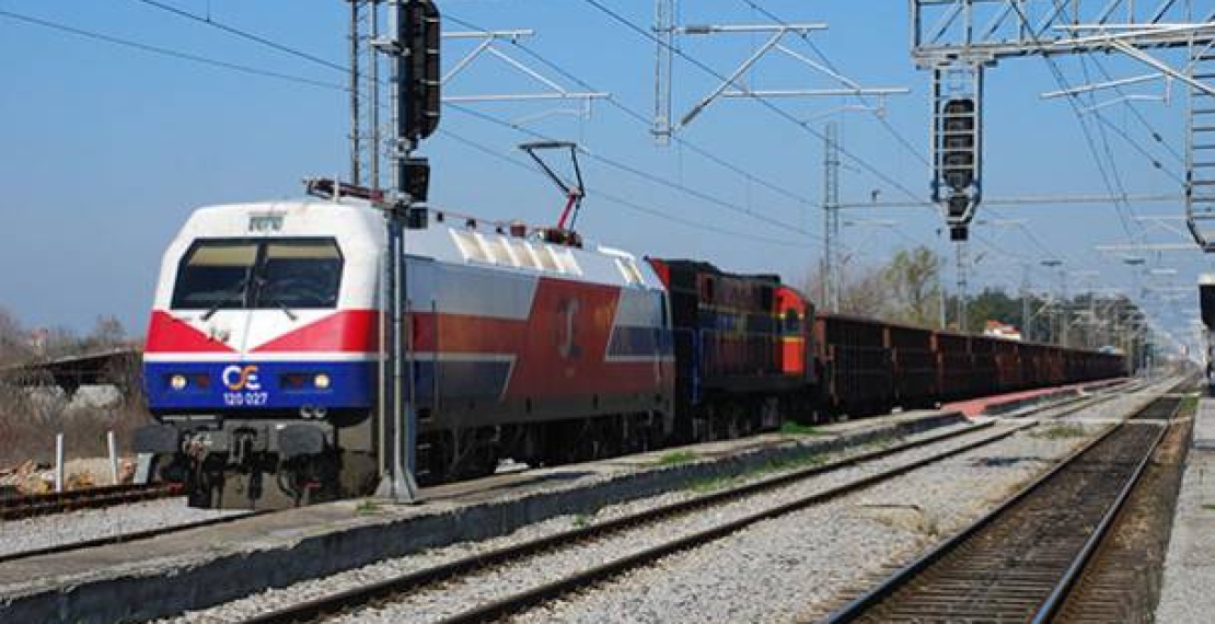Η κυβέρνηση Μητσοτάκη έκλεισε τον σιδηρόδρομο, φοβούμενη την ανικανότητά της και το ασυντήρητο δίκτυο. Η Ν.Δ. υποβαθμίζει περαιτέρω το τρένο
