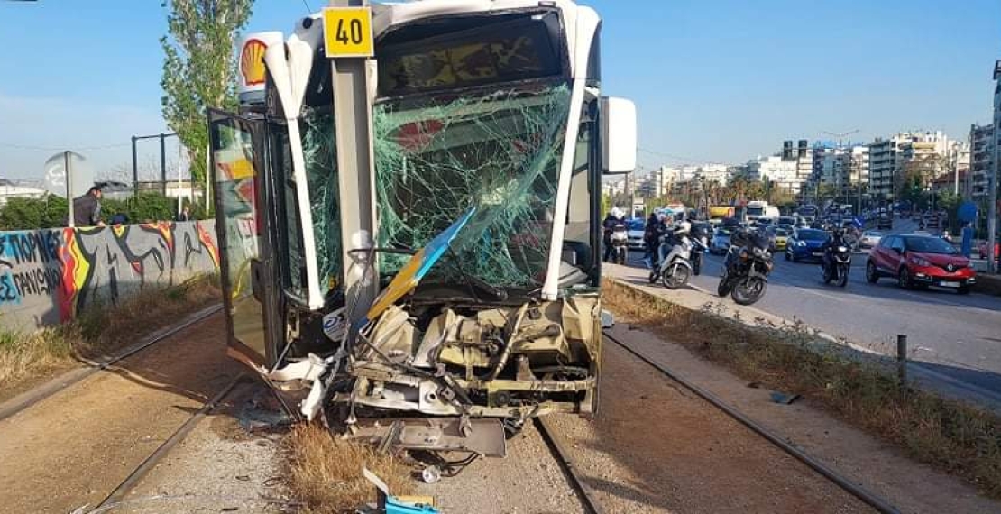 Χωρίς τεχνικό έλεγχο το λεωφορείο του σημερινού ατυχήματος, με ευθύνη Καραμανλή - Παπαδόπουλου