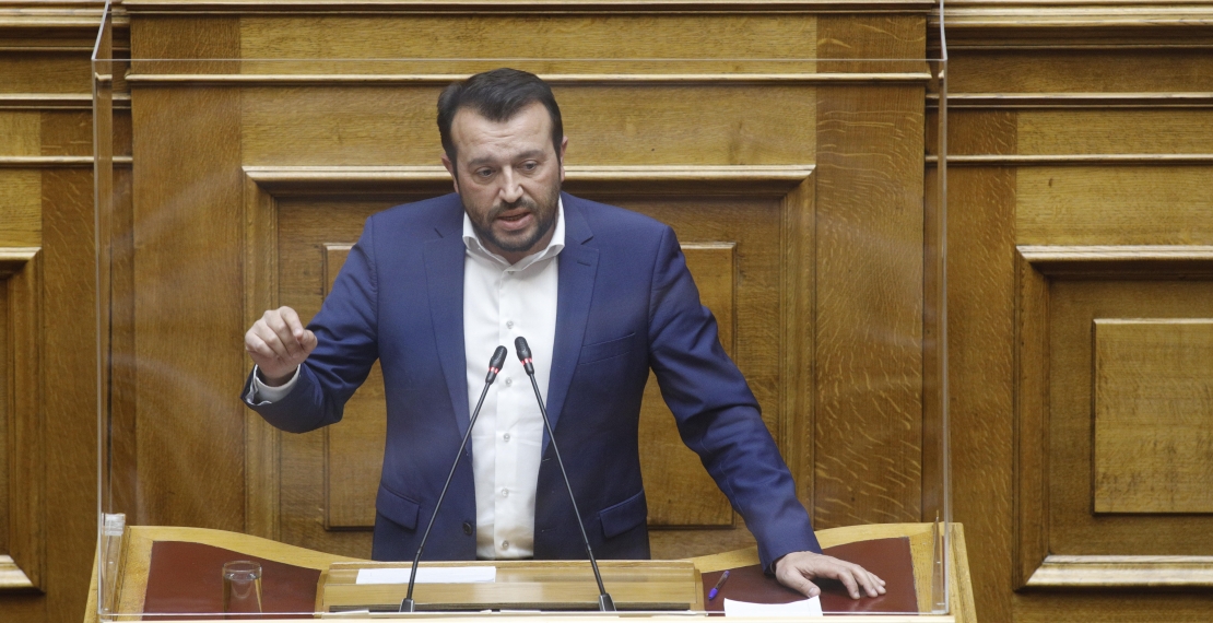 Ταυτόχρονες επαγγελματικές και πολιτικές σχέσεις Μητσοτάκη και Καλογρίτσα. Τι θεωρεί ο κ. Θεοδωρικάκος ότι τον κηλιδώνει;